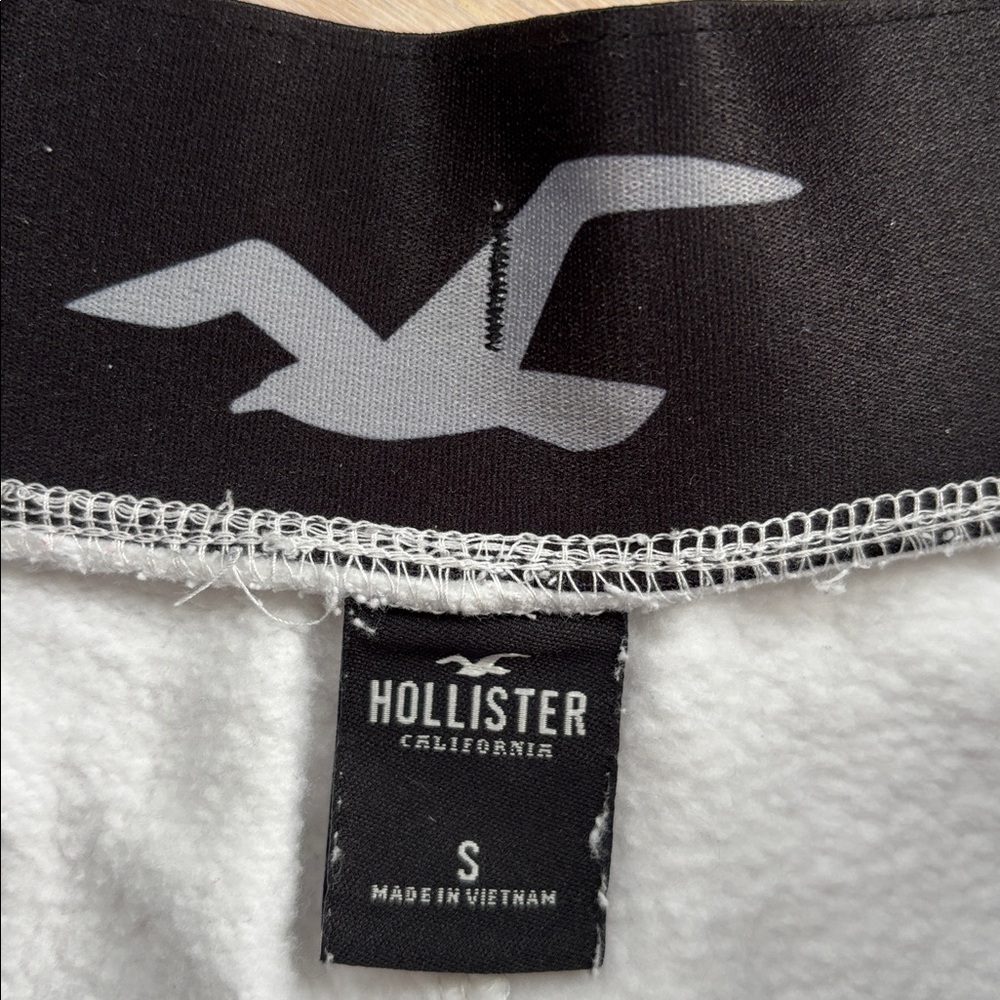 Hollister White Sweatpants with Multicolor Logo - Picture 8 of 8